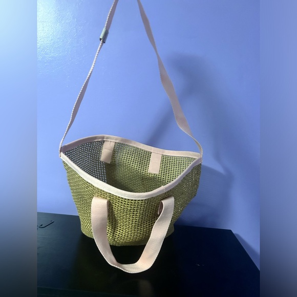 Macys small swim/beach bag - Picture 6 of 7